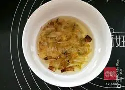 Illustration of Shanxi trousers belt stretching noodles at home 8