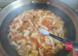 Tomato Mushroom Illustration of how to make tofu soup 10