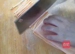 Illustration of how to eat carrot and hand-rolled noodles 6