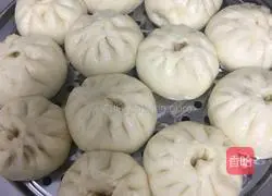 Illustration of how to make cabbage and pork buns 5