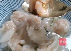 Illustration of how to make fresh meat and shrimp wontons 7