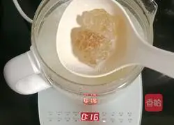 Illustration of how to make glutinous rice balls stuffed with white fungus and rice wine 11