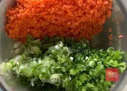 Illustration of how to make colorful flower rolls 2