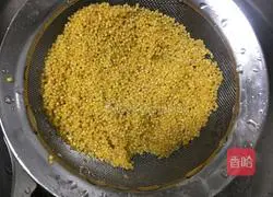 Illustration of how to make millet and white fungus pulp 5