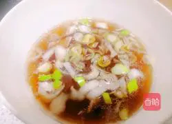 Illustration of how to make scallion oil noodle soup 4