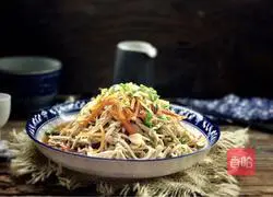 Illustration of how to make almonds mixed with tofu skin 9