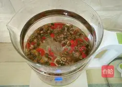 Chrysanthemum and wolfberry tea recipe illustration 6