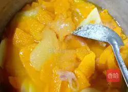 Illustration of how to make pineapple cream pumpkin soup 5