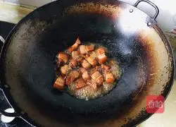 Illustration of Braised Pork Noodles 6