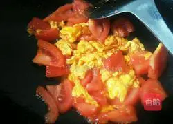 Illustration of how to make tomato and egg noodles 8