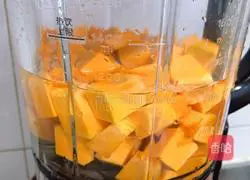 Illustration of how to make pan-fried zucchini and pumpkin cakes 3