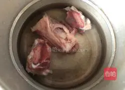 Barley and Winter Melon Bone Soup Recipe Illustration 4