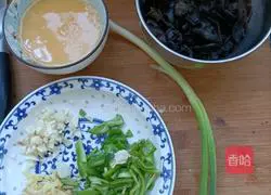 Illustration of how to make scrambled eggs with fungus 1