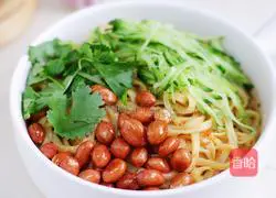 Illustration of how to make spicy and sour cold noodles 8