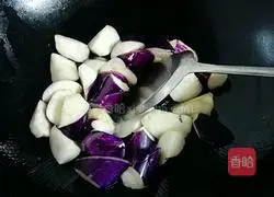 Illustration of home-cooked braised eggplant 5