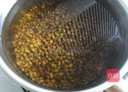 Illustration of how to quickly boil mung bean water 4