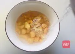 Illustration of how to make scallop, sea rice and radish soup 1