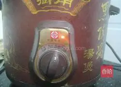 Illustration of how to make red dates and white fungus soup 4