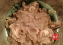 Illustration of how to make simple fish-flavored shredded pork 3 