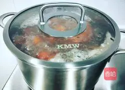 Illustration of how to make octopus powder, arrowroot, carrot and pork bone soup 6