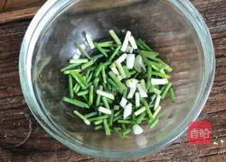 Illustration of how to make shrimp and cucumber soup 4