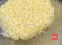 Illustration of how to make shrimp and millet breakfast cakes 4