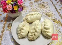 Illustration of how to make pork and cabbage buns 9