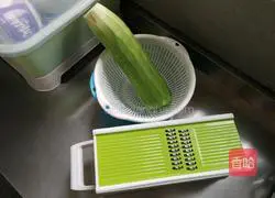 Illustration of how to make green radish meat buns 2