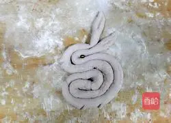 Illustration of how to make rose steamed buns 15