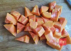 Illustration of how to make papaya milk and tremella soup 5