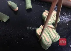 Illustration of how to make butterfly steamed buns 6