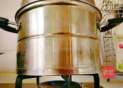 Illustration of how to make tomato and corn pork ribs soup 7