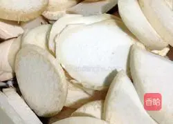 Illustration of how to make king oyster mushrooms in oyster sauce 5