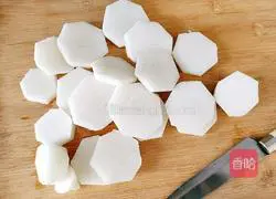 Peanut, Soybean, White Radish and Chicken Soup Illustration 9