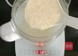 Illustration of how to make glutinous rice balls stuffed with white fungus and rice wine 10