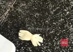 Illustrations of what Santa Claus does 10