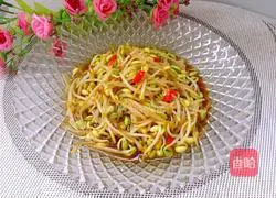 Illustration of how to stir-fry soybean sprouts 9