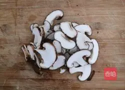 Illustration of how to make mushroom and egg soup 6