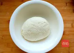 Illustration of how to make leek, egg and shrimp dumplings 2