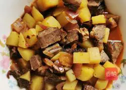 Illustration of making double-ingredient biangbiang noodles 3