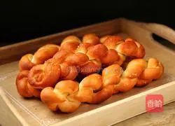 Honey Soft Twist Recipe Illustration 11