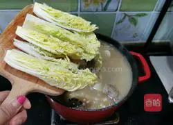 Illustration of how to make pork ribs and taro stewed baby cabbage soup 16