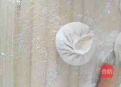 Illustration of how to make leek, egg and dried rice buns 6