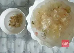 Illustration of how to make Autumn pear, lily and white fungus soup 2