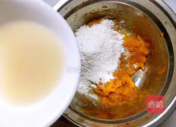 Illustration of how to make cartoon pumpkin steamed buns 2