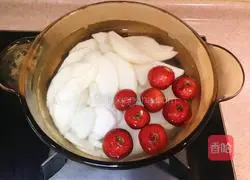 Illustration of how to make red fruit and water chestnuts with snow pear 8
