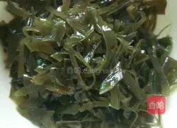 Illustration of how to make cold kelp 2