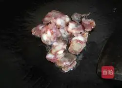 Illustration of how to make fried bacon with cucumber 1