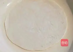 Illustration of how to make egg hand cake 3