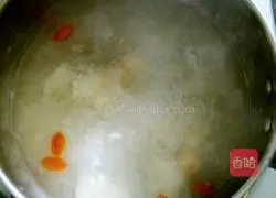 Illustration of Tremella Fungus, Yam, Lotus and Wolfberry Soup 5 